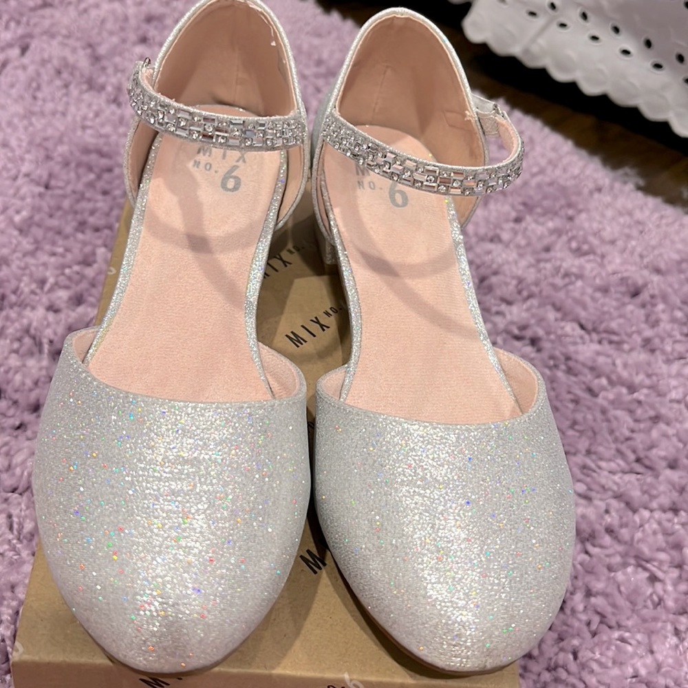 Mix no. 6 girls shoe, size 5
